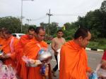 ทำบุญตักบาตรโครงการจัดงานสัปดาห์ส่งเสริมพระพุทธศาสนาเนื่องใน